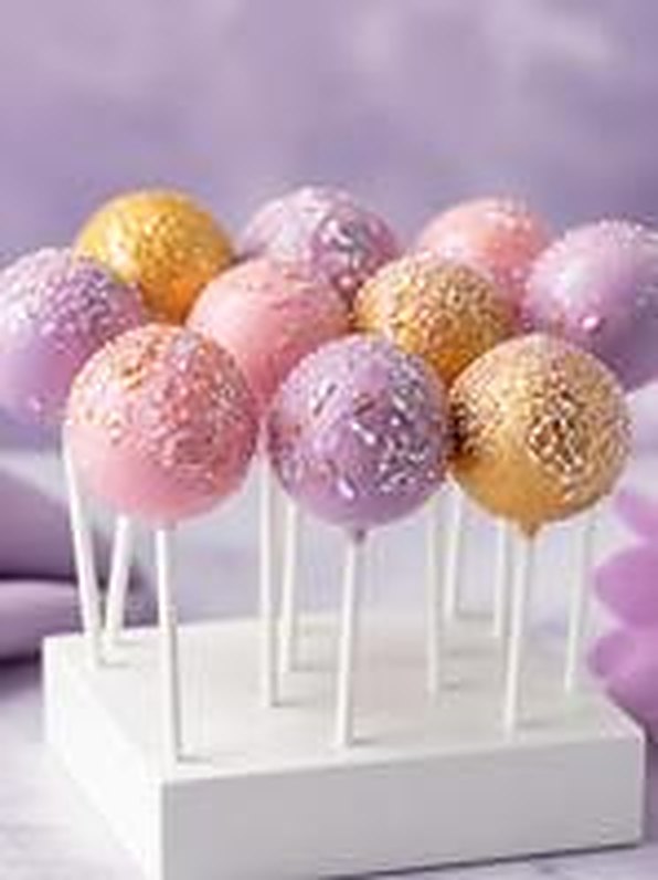 Pastel and gold cake pops